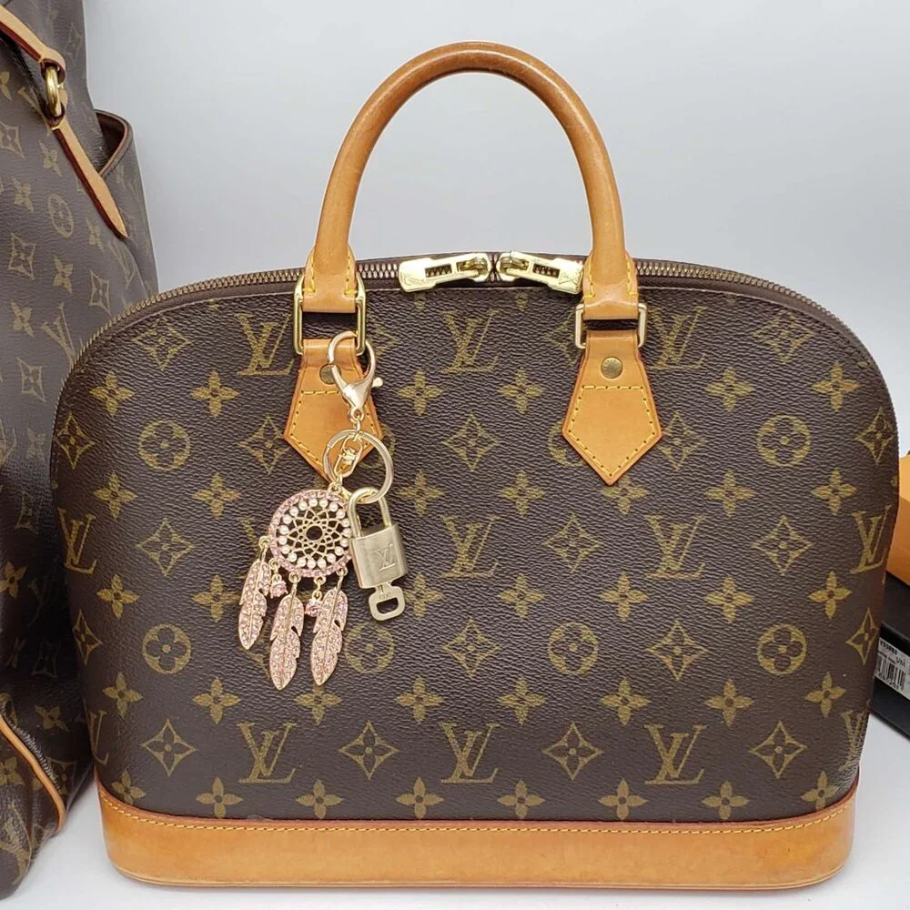Authentic LV Gold Padlock & Key 🔑 Bag Charm / Unbranded Keychain Combo - Picture 3 of 7